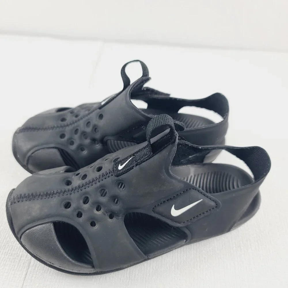 Nike Younger Boy's Black White Sunray Protect 2 Sport Sandals Size 11C